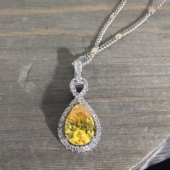 💛Elegant “Yellow Canary CZ Diamond Teardrop Halo Silver Necklace - Picture 9 of 17